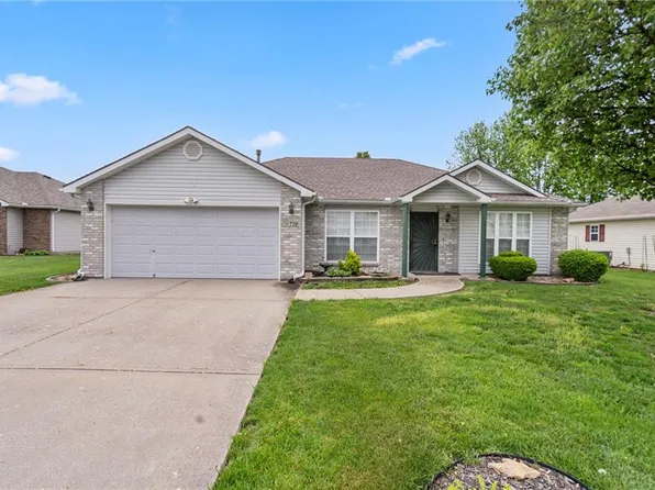 729 Seminole Ct, Raymore, MO 64083