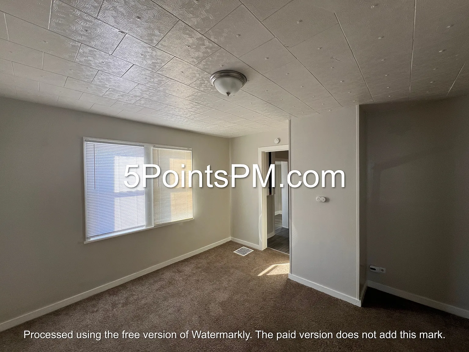 7805 Bancroft Avenue - 1 — Photo 2