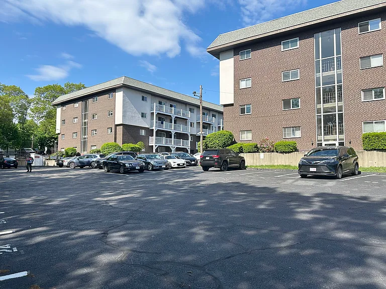 195 Independence Ave #111 — Photo 12