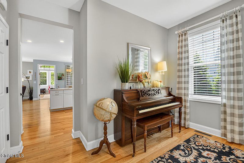 4th image of 34 Cider Mill Way