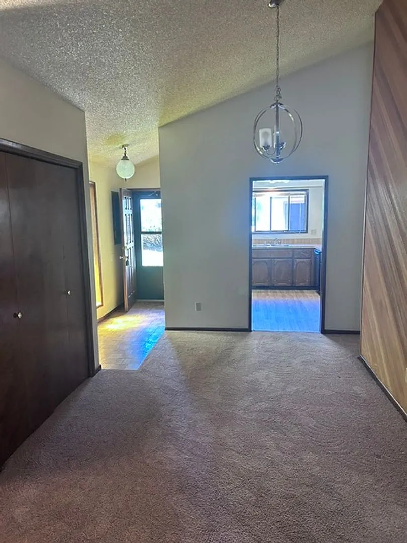 Groovy Townhouse-55+ in Hazel Dell — Photo 3