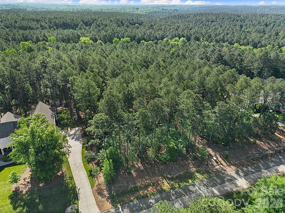 5th image of 4079 Persimmon Rd