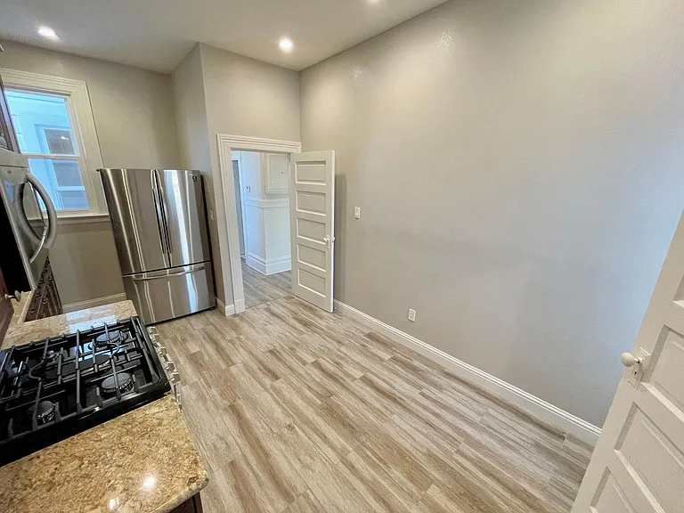 2554 Bryant St #2554 — Photo 34