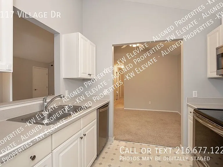 7117 Village Dr — Photo 3