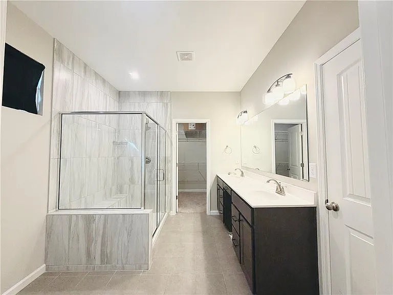 607 Michigan Cir — Photo 12