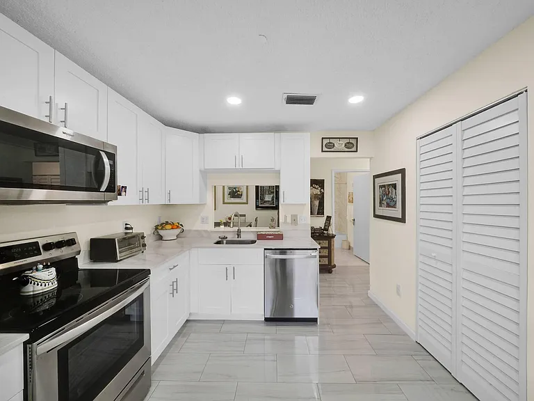15011 Ashland Cir #23 — Photo 22