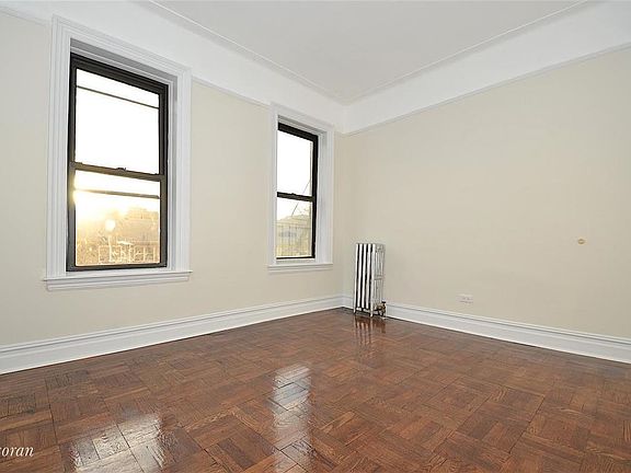 4th image of 3406 32nd St APT 6B