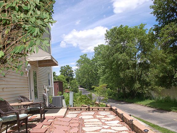 4th image of 1641 Cove Ct