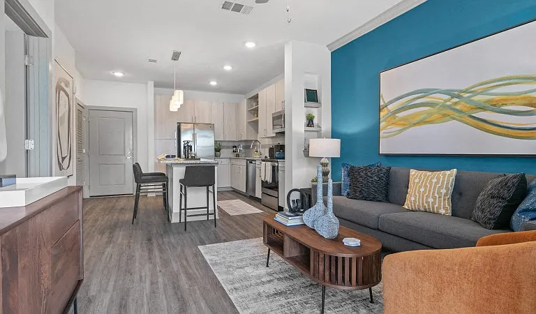 Integra Station 2114 — Photo 1