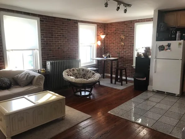 186 Green Ln APT 3, Philadelphia, PA 19127