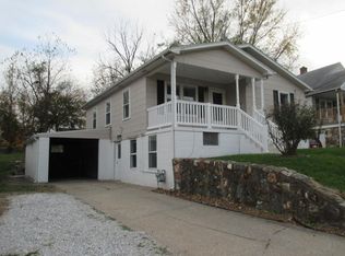 216 W Spring St, Boonville, MO 65233