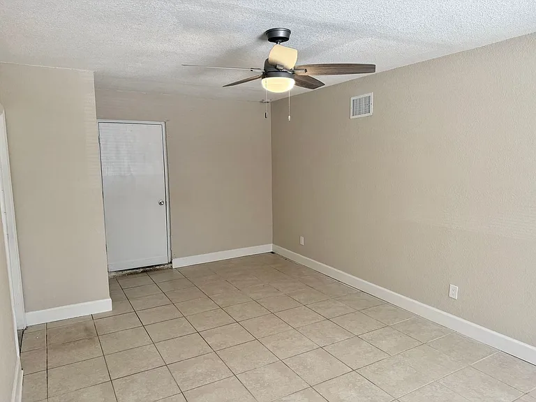 1819 E Fairbanks St — Photo 11