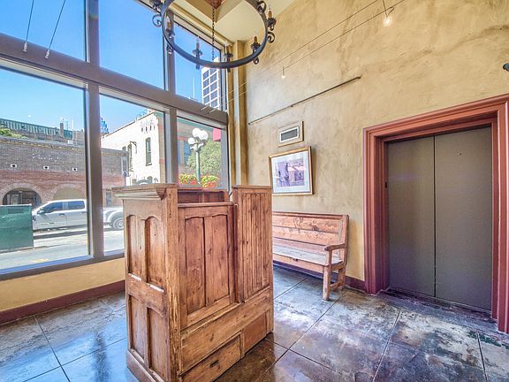 4th image of 212 Losoya St