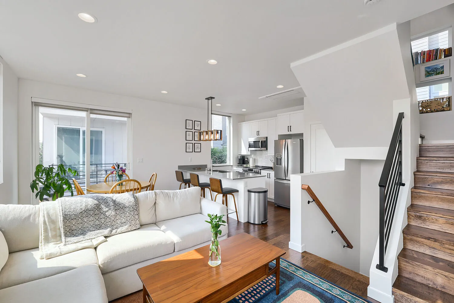 2 bed, 1271 sqft, $3,995 — Photo 2
