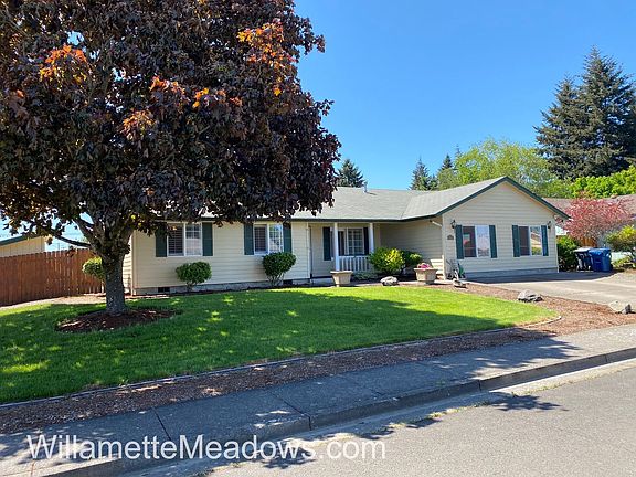 3rd image of 850 N 10th Pl