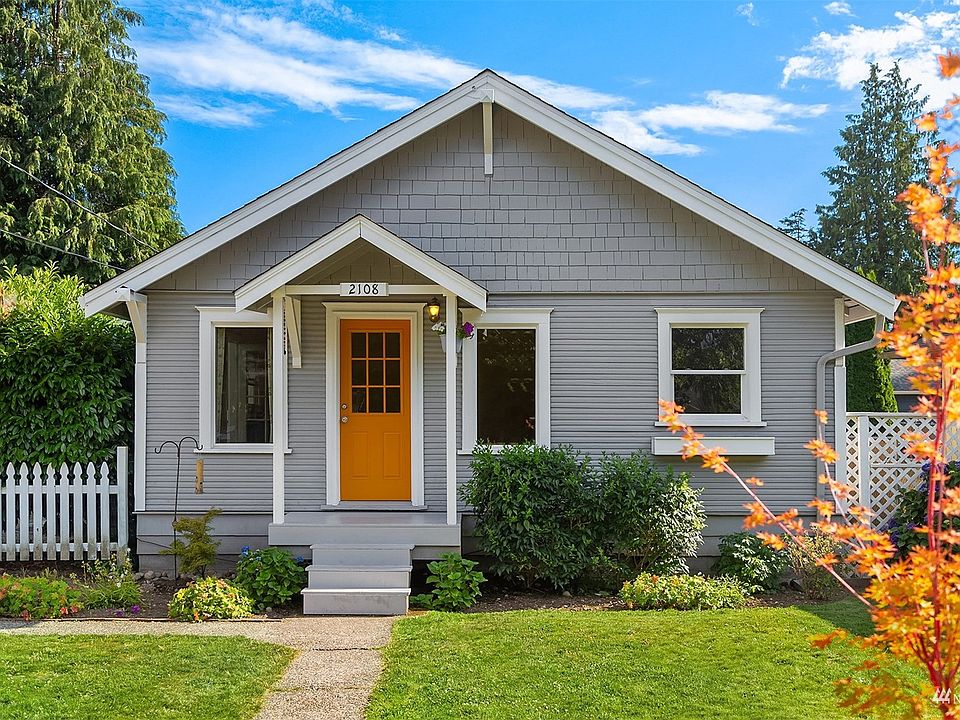 Charming Everett Bungalow!>