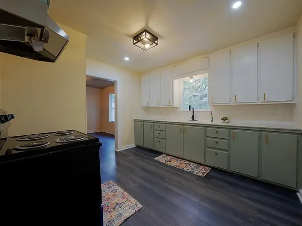103 S Merrill St, New Boston, TX 75570