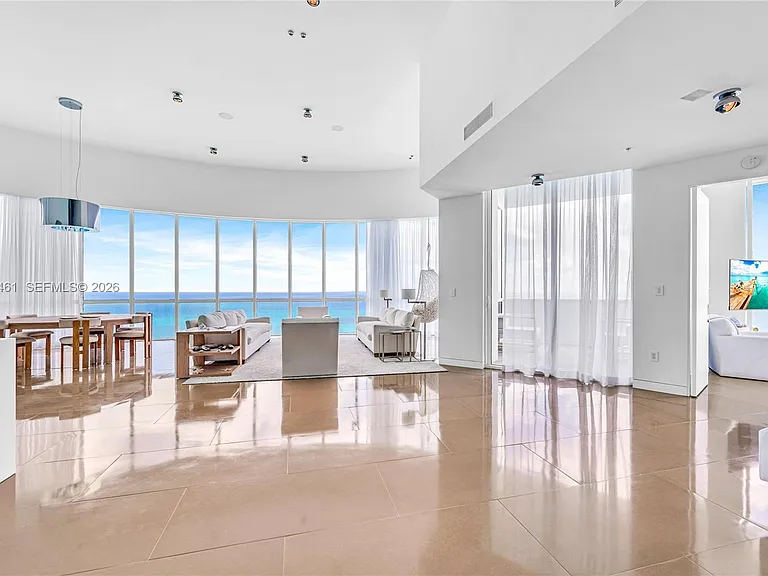 18101 Collins Ave #5509 — Photo 4