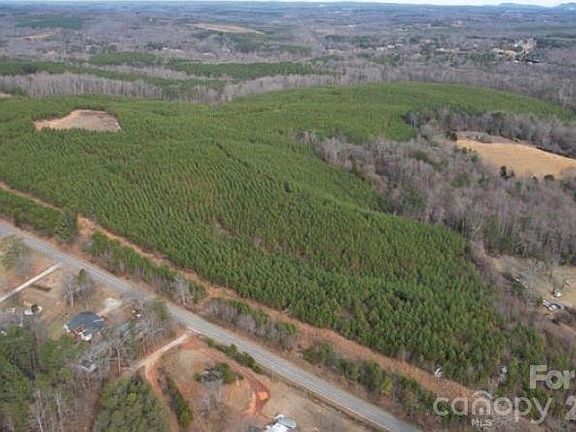 5th image of 2957 Blacksburg Rd