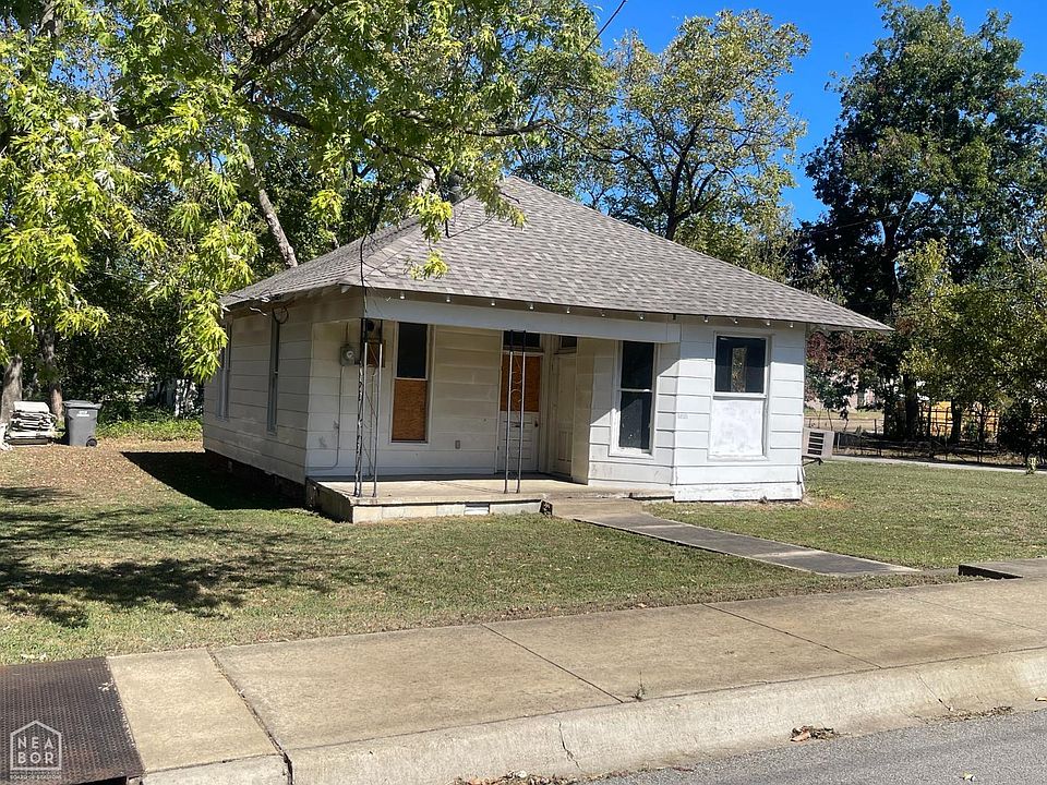 1st image of 622 E Word Ave