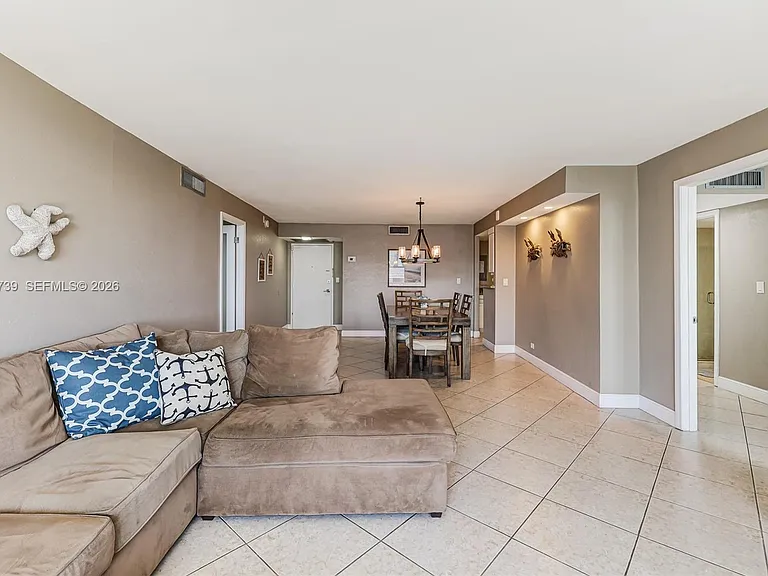 6039 Collins Ave #936 — Photo 6