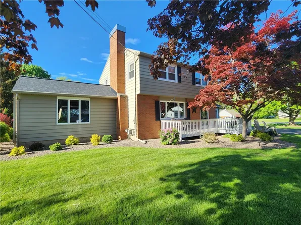 62 Crestview Dr, Brockport, NY 14420