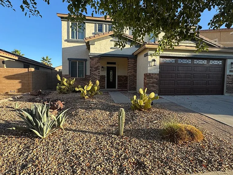 17637 W Molly Ln — Photo 2
