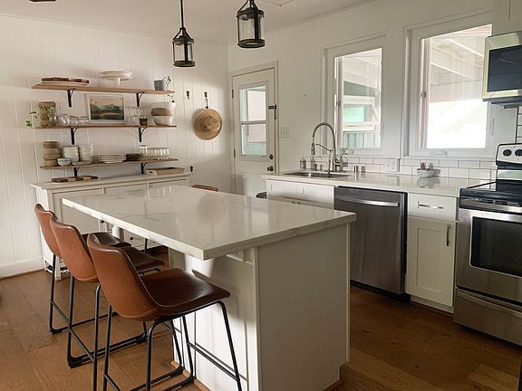 3rd image of 661C Kihapai St
