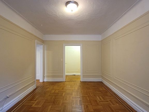 5th image of 10 Bennett Ave #2C