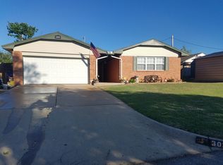 303 Cherokee Ln, El Reno, OK 73036