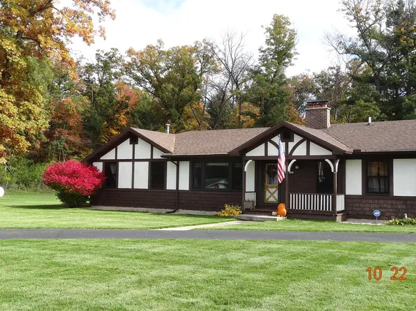 6374 Pear Ave, Newaygo, MI 49337