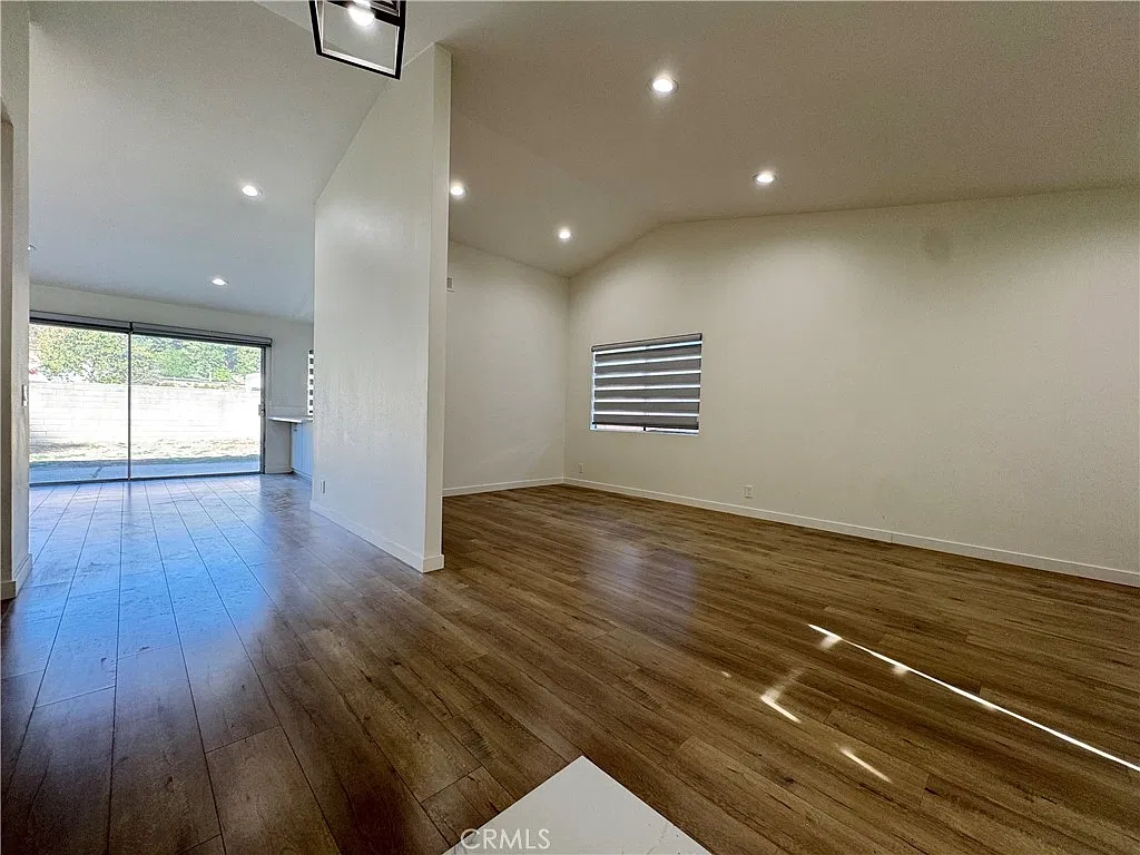 3 bed, 1436 sqft, $3,900 — Photo 4