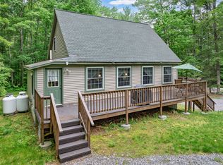 32 Kansas Rd, Naples, ME 04055