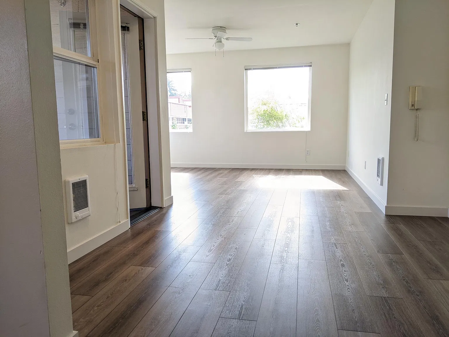 2 bed, 850 sqft, $2,475 — Photo 3