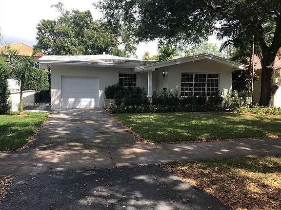 3rd image of 615 Velarde Ave