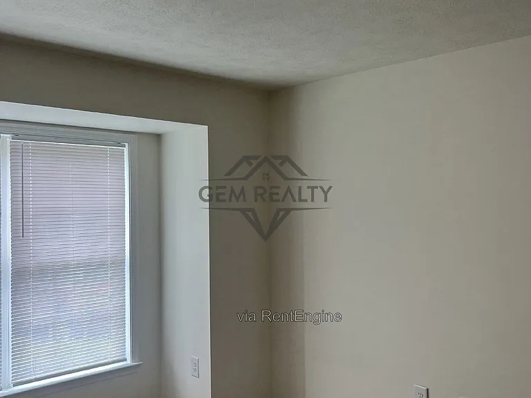 3211 Lancaster Ring Rd — Photo 23