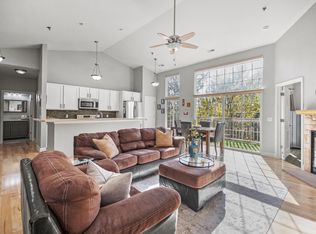 8485 S Ashbury Ln APT 202, Oak Creek, WI 53154