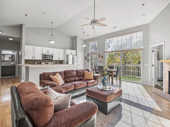 8485 South Ashbury LANE #202, Oak Creek, WI 53154
