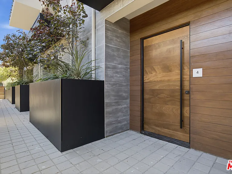 1159 N Formosa Ave #5 — Photo 20
