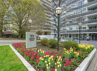 561 Avenue Rd #803-4, Toronto, ON M4V 2J8
