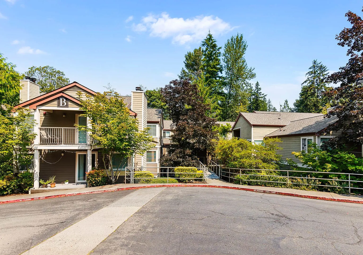 Updated 2 Bedroom Condo in Arrington Place Near Downtown Issaquah — Photo 1