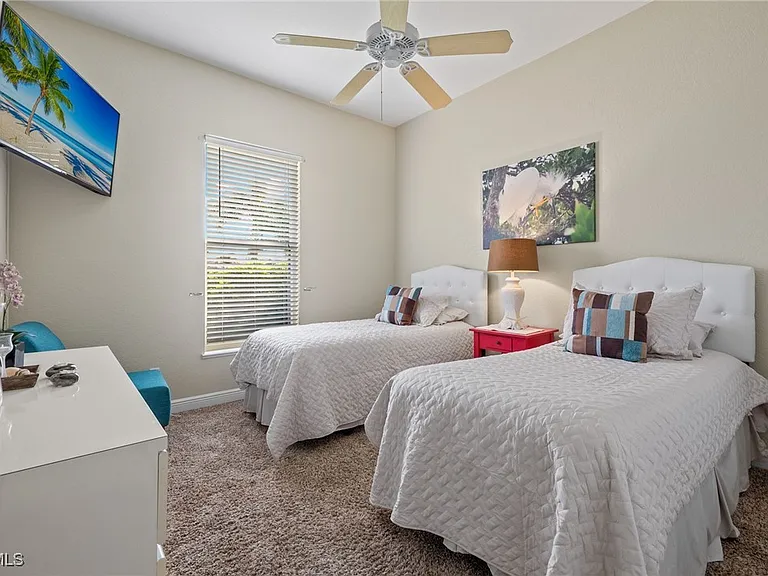 3433 SW 27th Ave — Photo 16