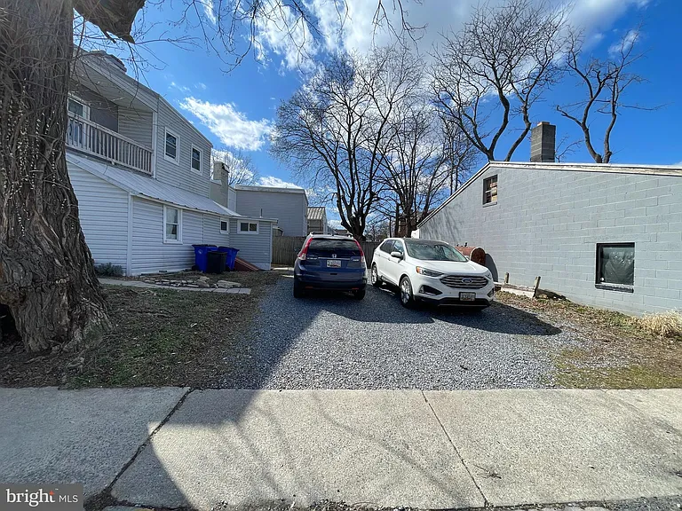 403 W South St #A — Photo 18
