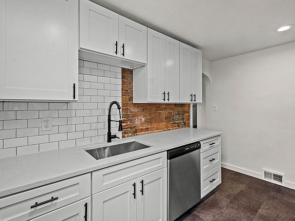 5th image of 848 Proctor Way