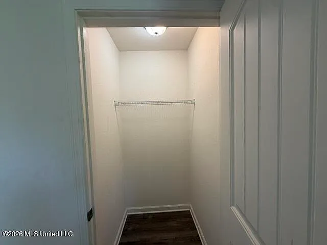 716 Layton Dr — Photo 7