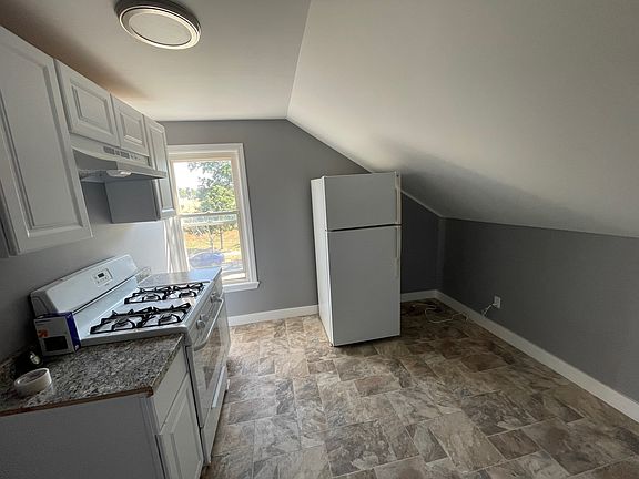 3rd image of 556 Bradford Ave #3