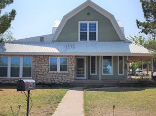 608 W Lockhart Ave, Alpine, TX 79830