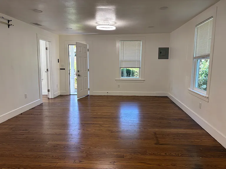 444 E Military St #A & B — Photo 26
