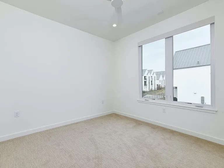 3301 Cantwell Ln — Photo 19