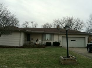 604 W Omar St, Struthers, OH 44471